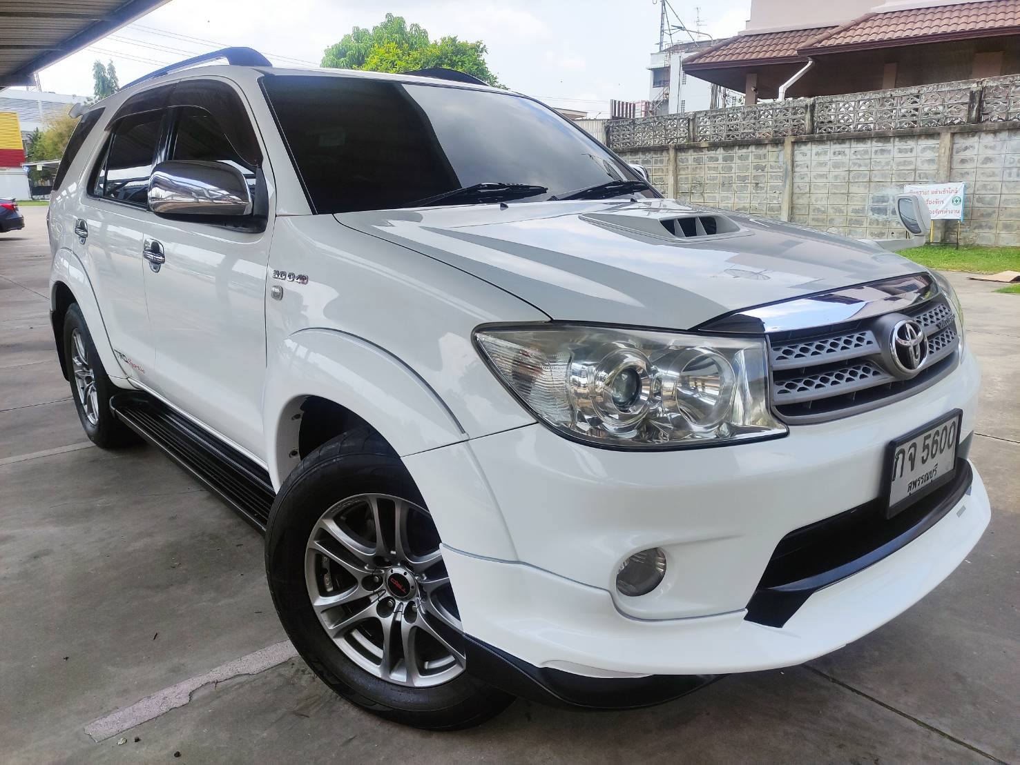 Toyota Fortuner 3.0 TRD Sportivo III AT 2011 - Image 17