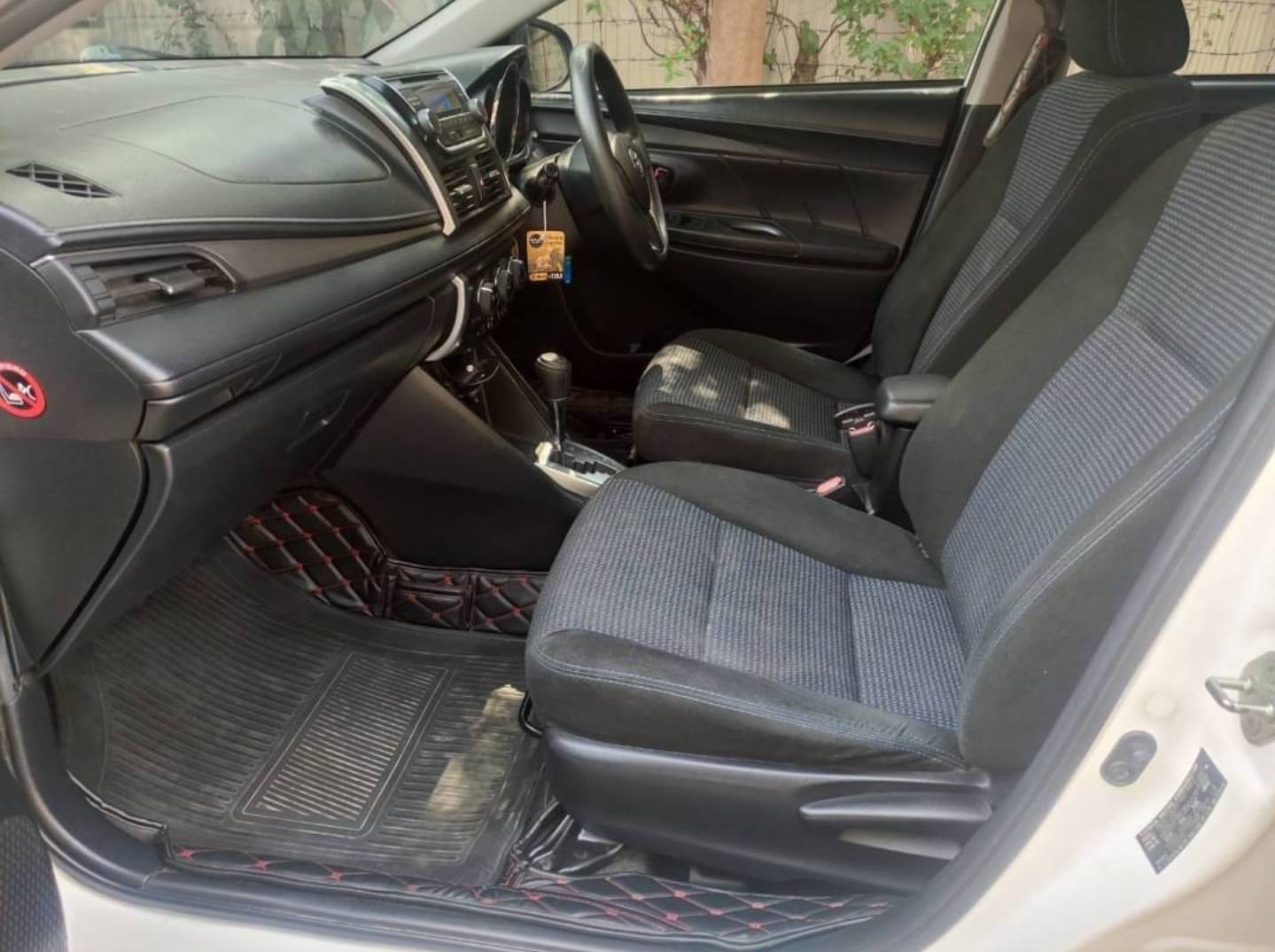 Toyota Vios 1.5E Sedan AT 2014 - Image 10