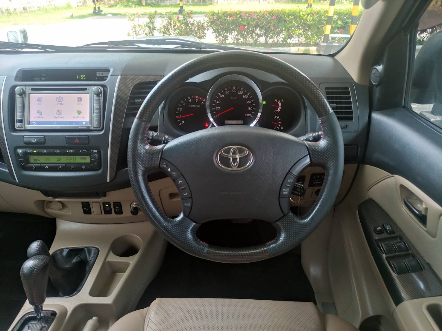 Toyota Fortuner 3.0 TRD Sportivo III AT 2011 - Image 9