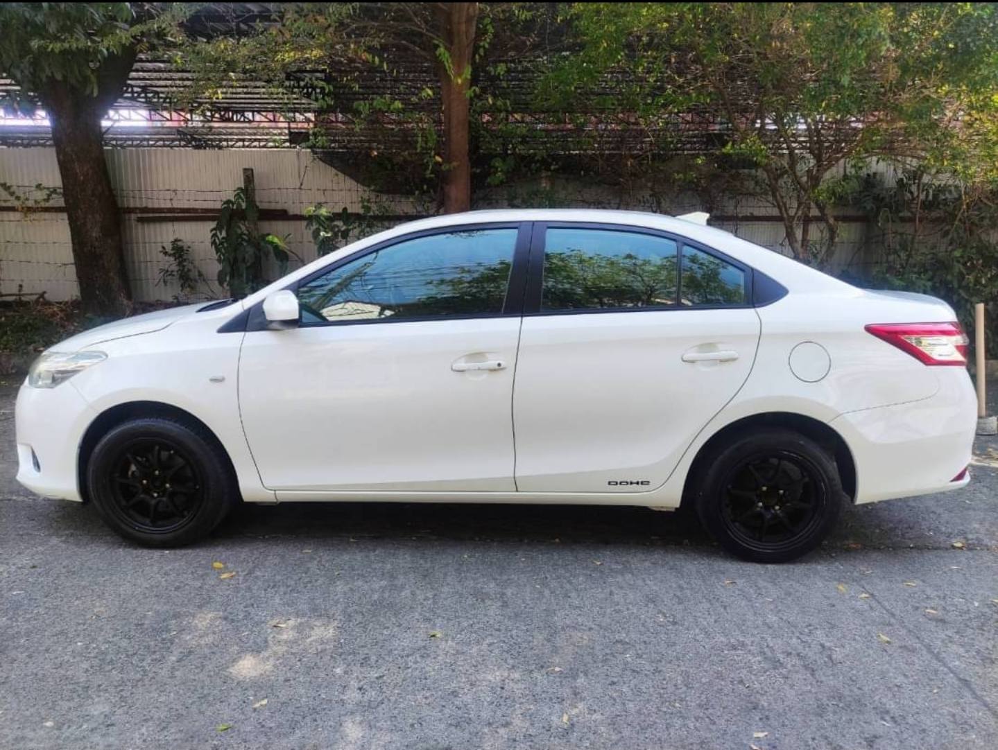 Toyota Vios 1.5E Sedan AT 2014 - Image 13