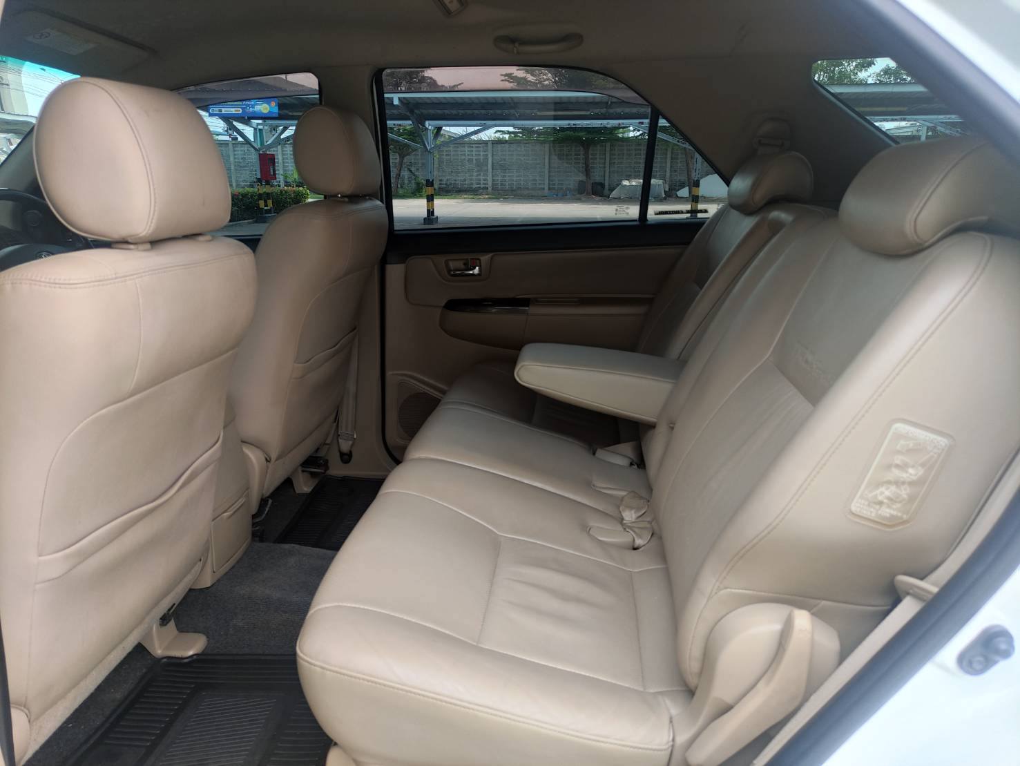 Toyota Fortuner 3.0 TRD Sportivo III AT 2011 - Image 6