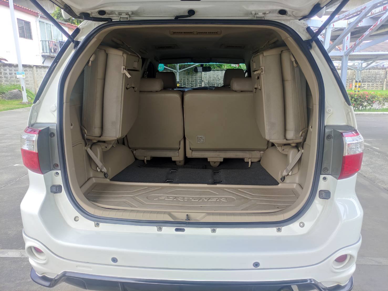 Toyota Fortuner 3.0 TRD Sportivo III AT 2011 - Image 3