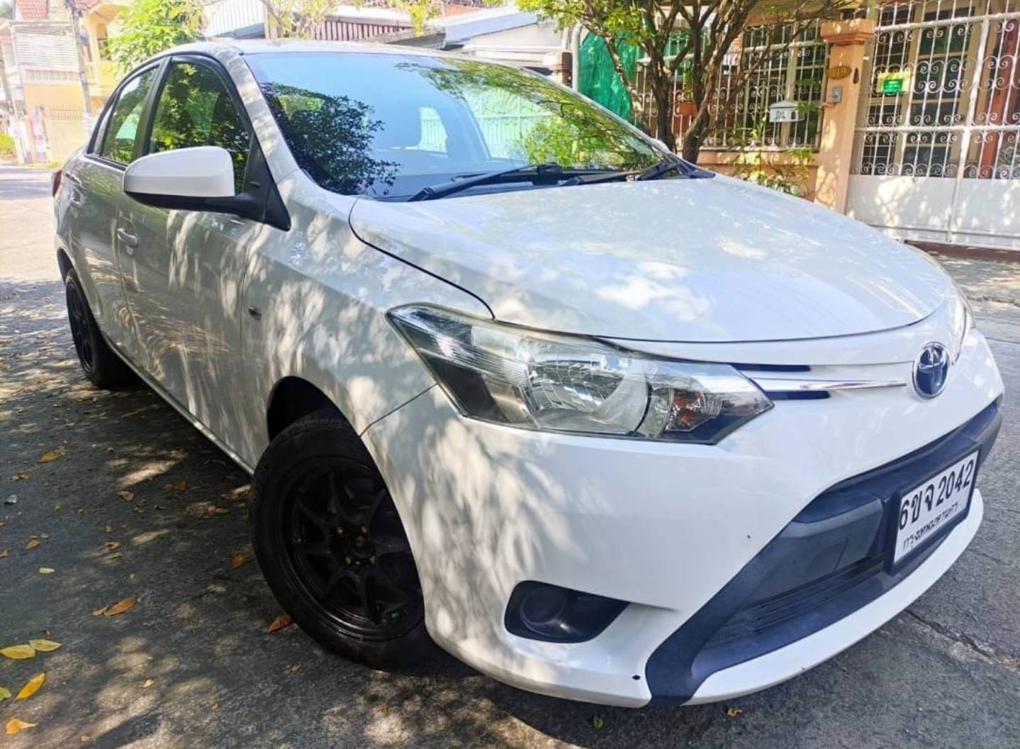 Toyota Vios 1.5E Sedan AT 2014 - Image 2