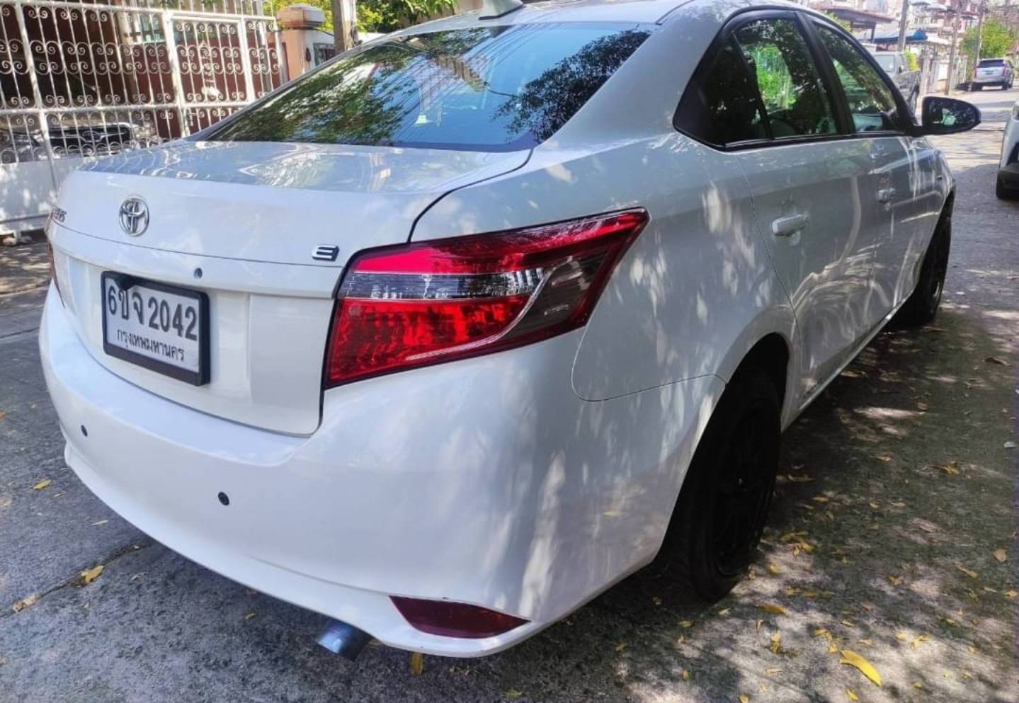 Toyota Vios 1.5E Sedan AT 2014 - Image 3