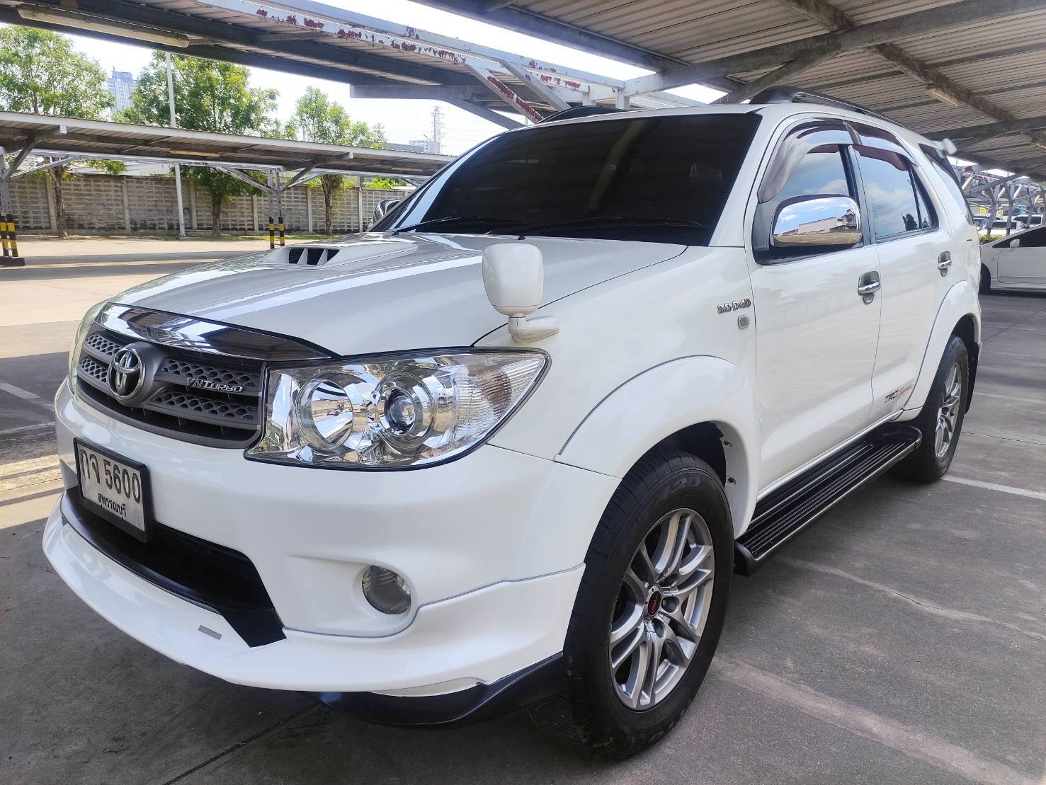 Toyota Fortuner 3.0 TRD Sportivo III AT 2011