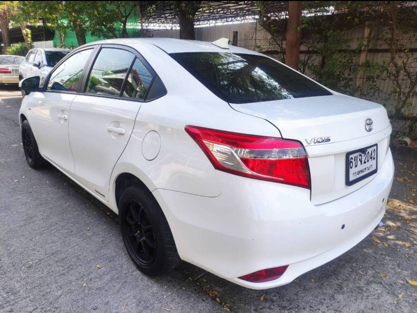 Toyota Vios 1.5E Sedan AT 2014 - Image 4