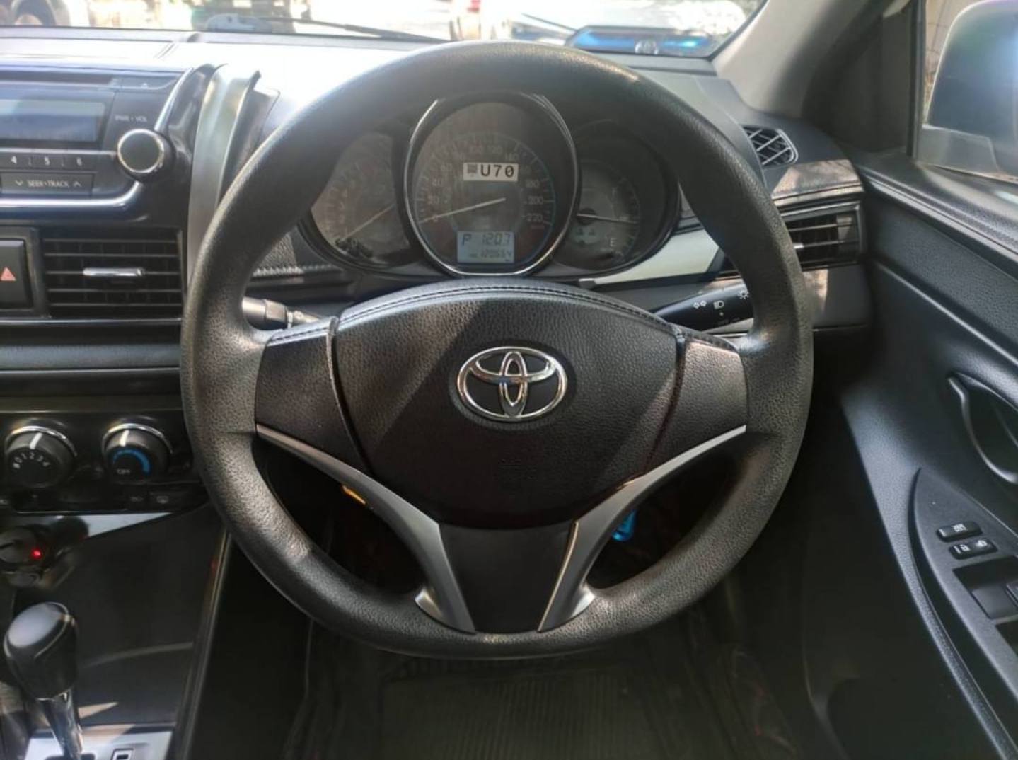 Toyota Vios 1.5E Sedan AT 2014 - Image 8