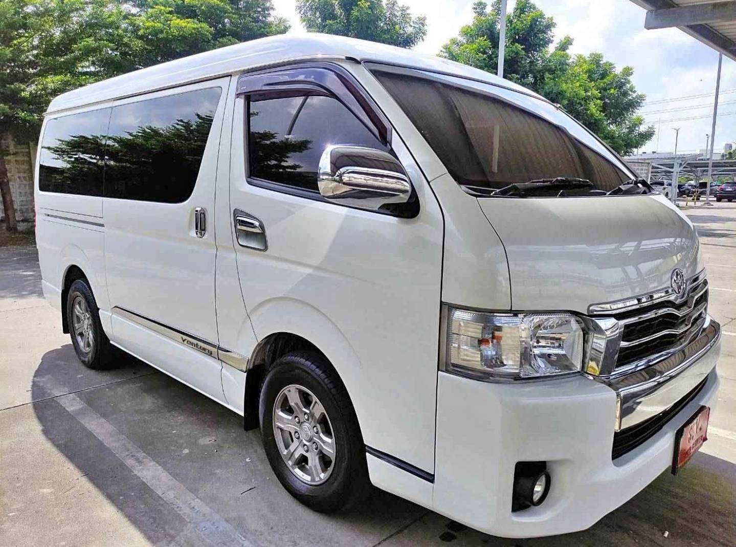 Toyota Ventury 2.7G Van AT 2018 - Image 2
