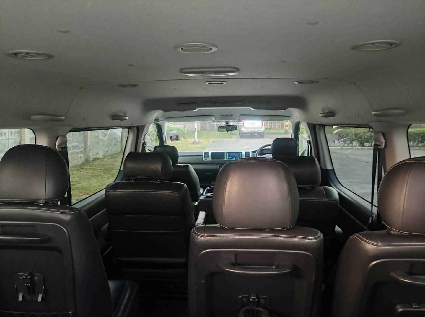 Toyota Ventury 2.7G Van AT 2018 - Image 15