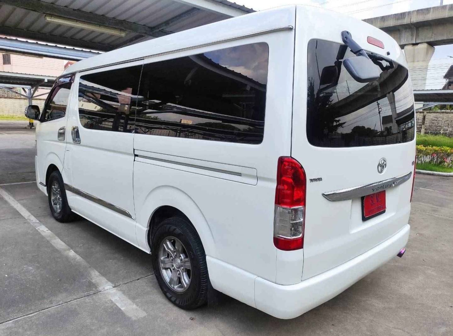 Toyota Ventury 2.7G Van AT 2018 - Image 7
